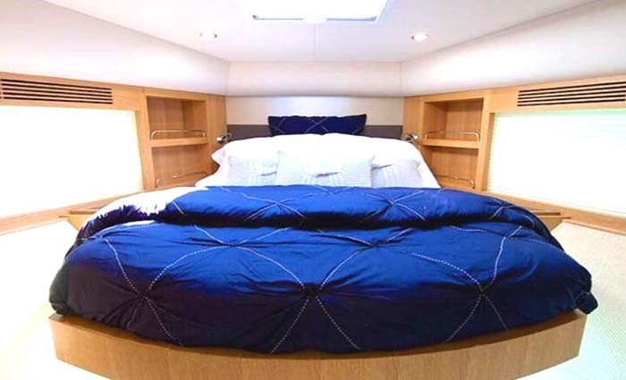 44ft Luxury Yacht View